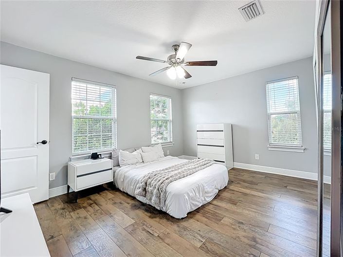 Image No.42-5 Bed Property for sale