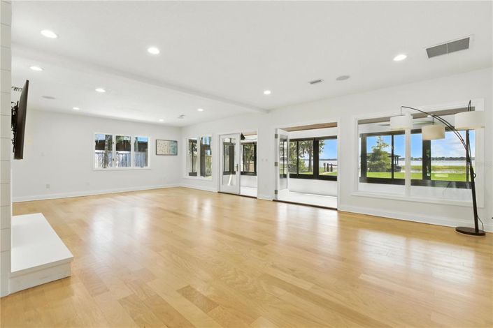 Image No.16-3 Bed Property for sale