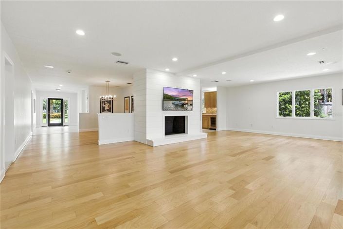 Image No.17-3 Bed Property for sale