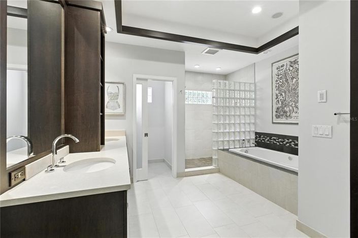 Image No.24-3 Bed Property for sale