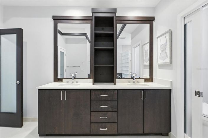 Image No.25-3 Bed Property for sale