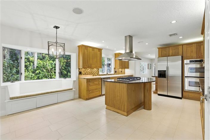 Image No.8-3 Bed Property for sale