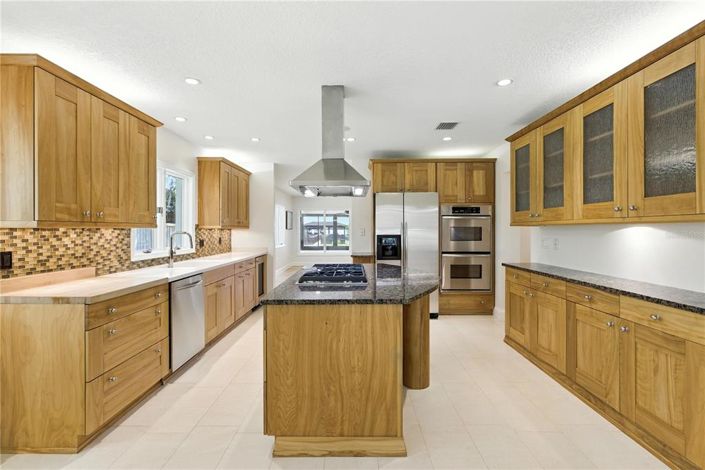 Image No.9-3 Bed Property for sale