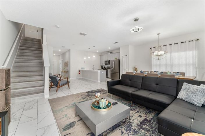 Image No.14-5 Bed Townhouse for sale