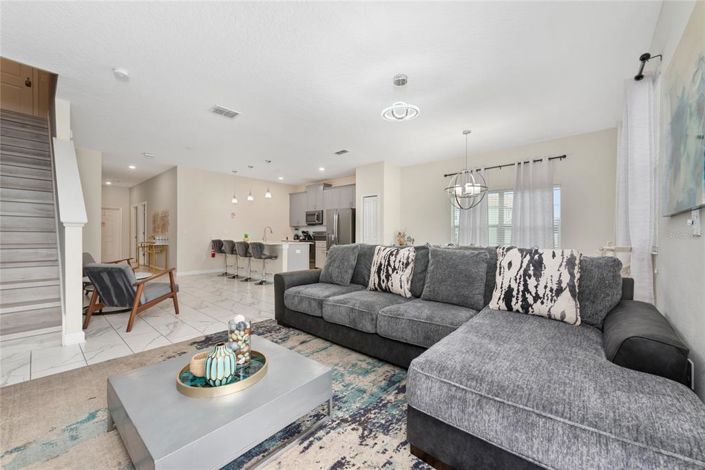 Image No.15-5 Bed Townhouse for sale