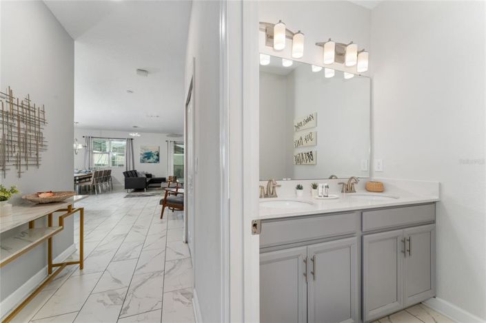 Image No.20-5 Bed Townhouse for sale