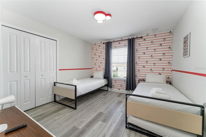 Image No.25-5 Bed Townhouse for sale