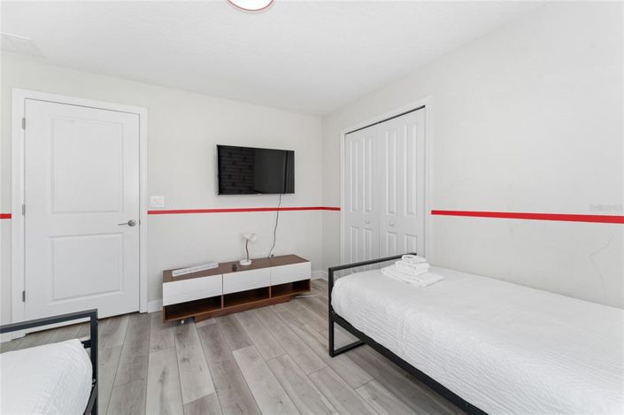 Image No.26-5 Bed Townhouse for sale