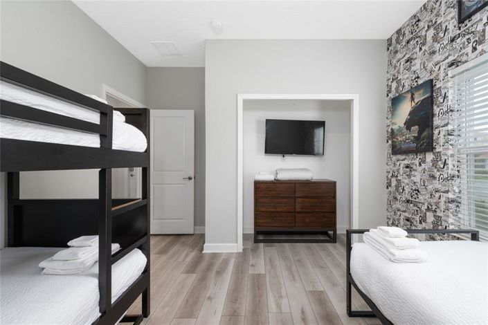 Image No.38-5 Bed Townhouse for sale