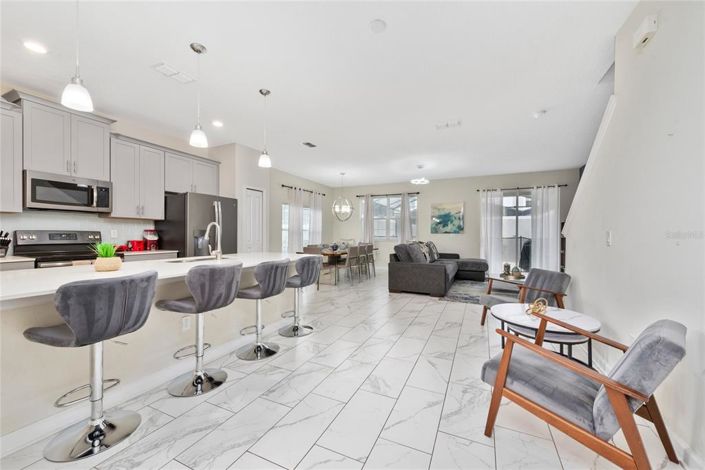 Image No.4-5 Bed Townhouse for sale