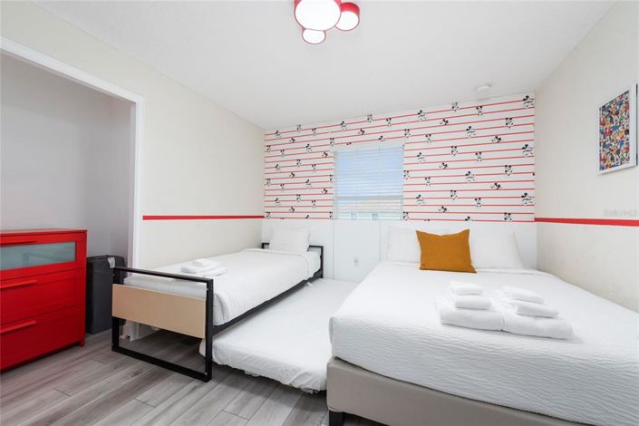 Image No.47-5 Bed Townhouse for sale