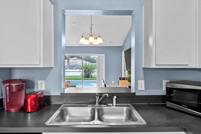 Image No.12-3 Bed Property for sale