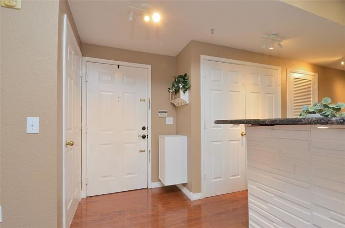 Image No.12-2 Bed Property for sale