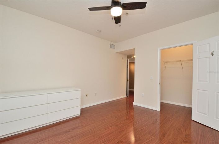 Image No.21-2 Bed Property for sale