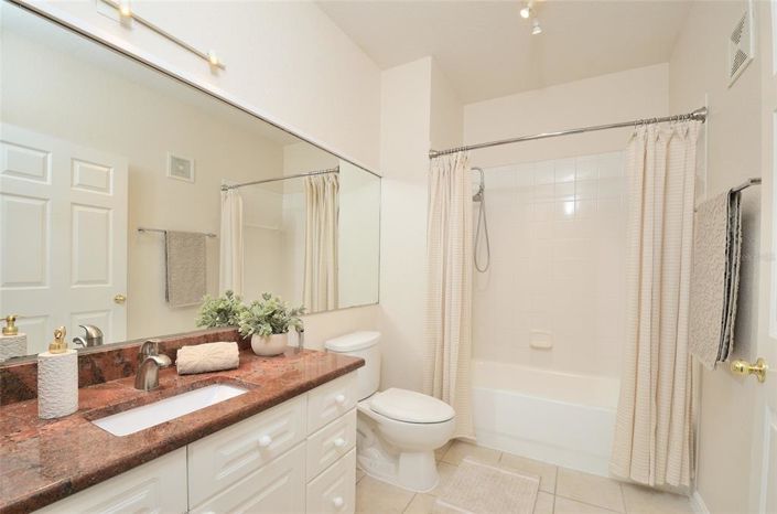 Image No.22-2 Bed Property for sale