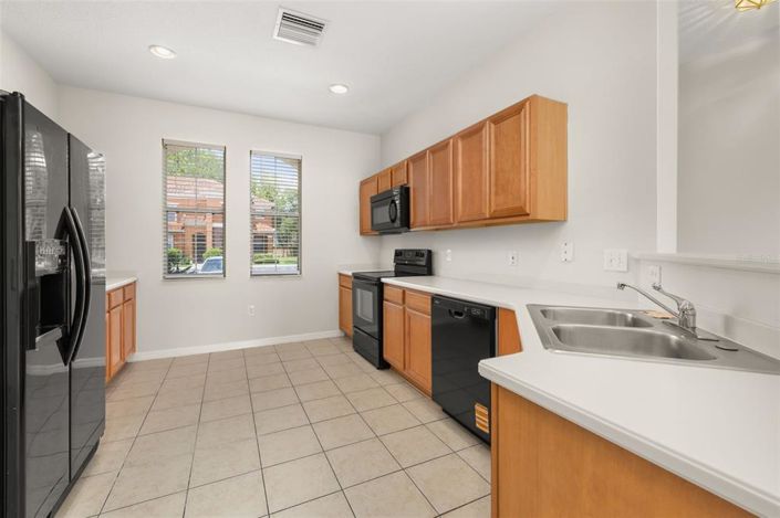 Image No.11-3 Bed Townhouse for sale