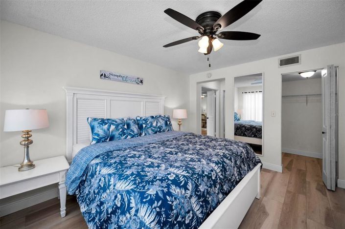 Image No.13-2 Bed Property for sale