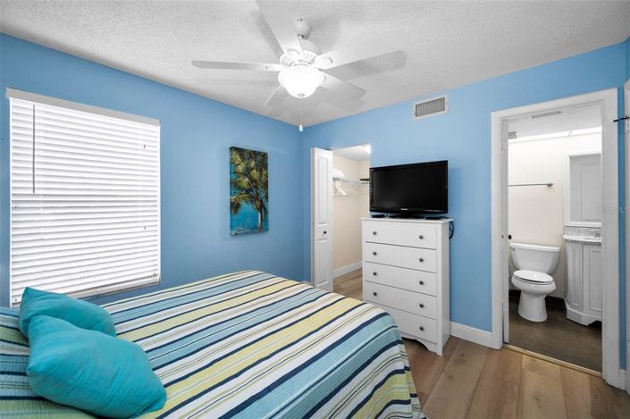 Image No.19-2 Bed Property for sale