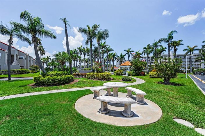 Image No.37-2 Bed Property for sale