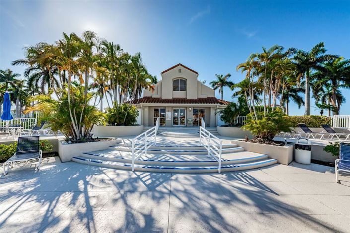 Image No.38-2 Bed Property for sale