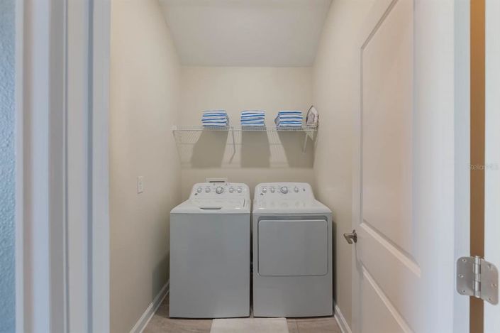 Image No.26-6 Bed Property for sale