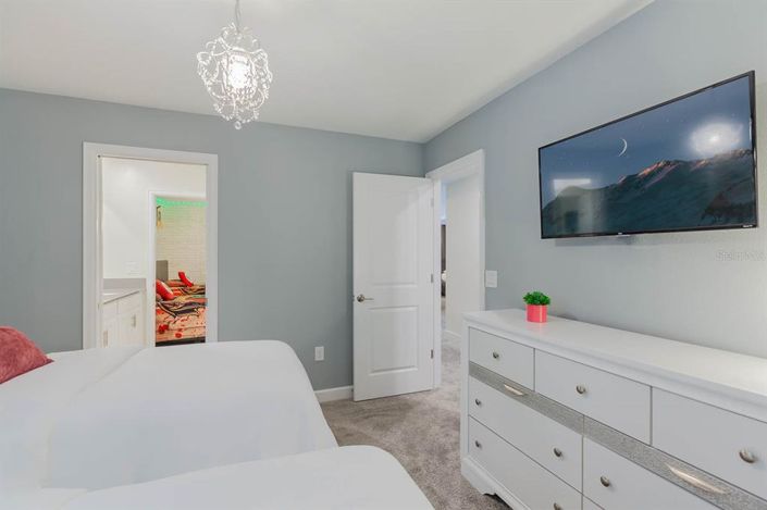 Image No.39-6 Bed Property for sale