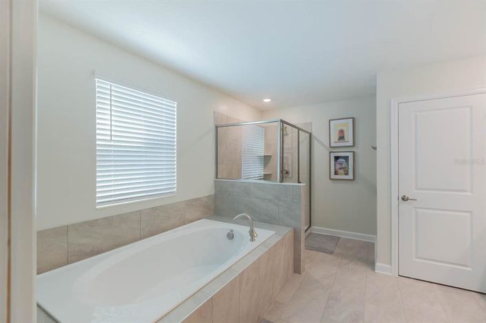 Image No.48-6 Bed Property for sale