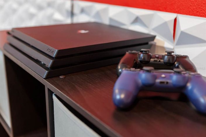 Image No.50-6 Bed Property for sale