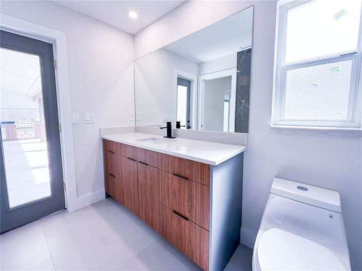 Image No.32-4 Bed Property for sale