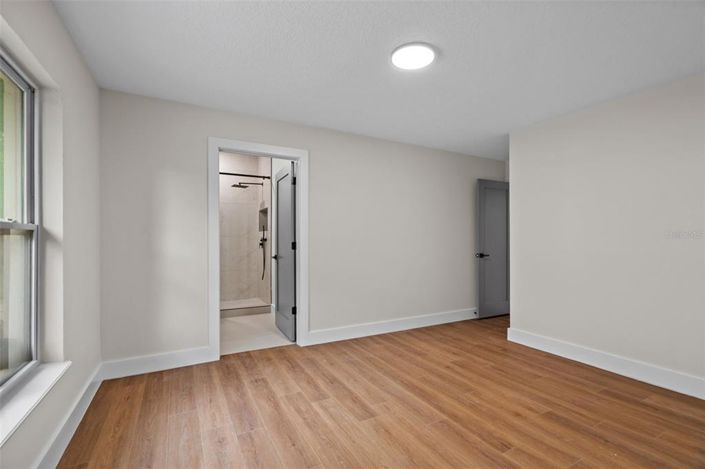 Image No.33-4 Bed Property for sale