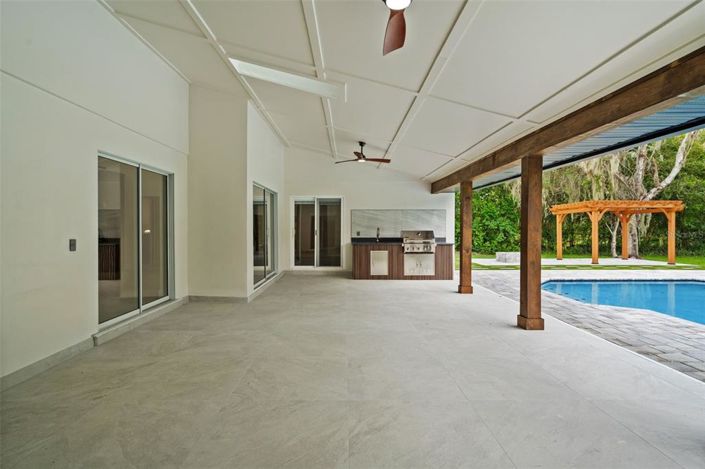 Image No.36-4 Bed Property for sale