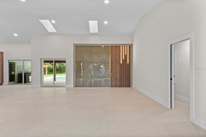 Image No.7-4 Bed Property for sale