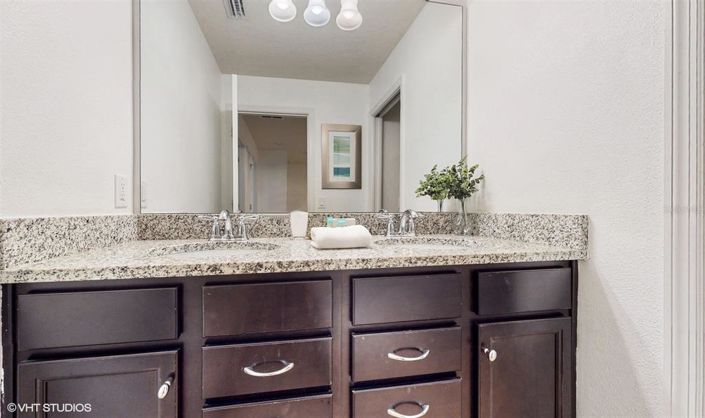 Image No.30-5 Bed Townhouse for sale