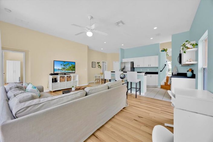 Image No.15-5 Bed Property for sale