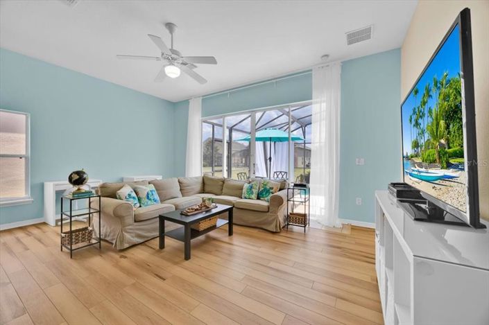 Image No.16-5 Bed Property for sale