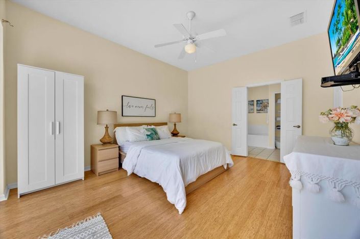 Image No.18-5 Bed Property for sale