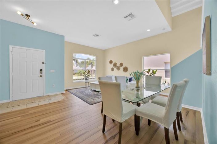 Image No.5-5 Bed Property for sale