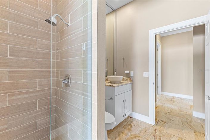 Image No.16-5 Bed Property for sale