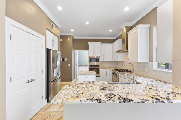 Image No.24-5 Bed Property for sale