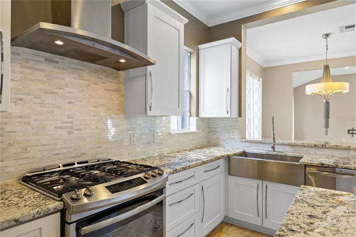 Image No.27-5 Bed Property for sale