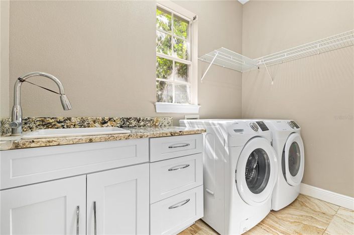 Image No.29-5 Bed Property for sale