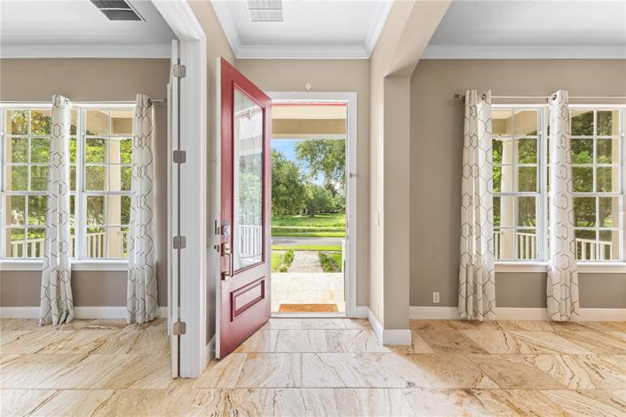 Image No.4-5 Bed Property for sale