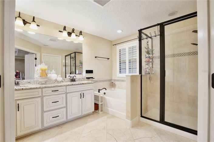 Image No.18-4 Bed Property for sale