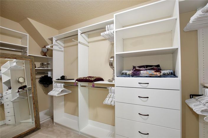 Image No.20-4 Bed Property for sale