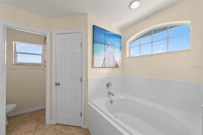 Image No.11-4 Bed Property for sale