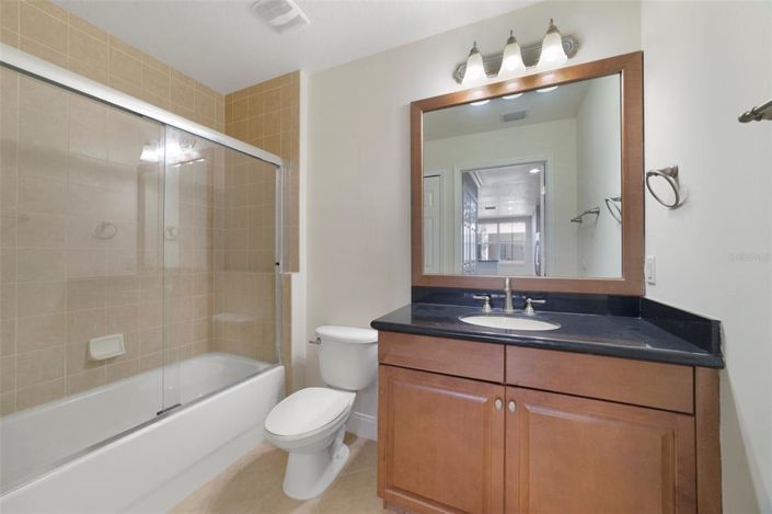 Image No.19-3 Bed Property for sale