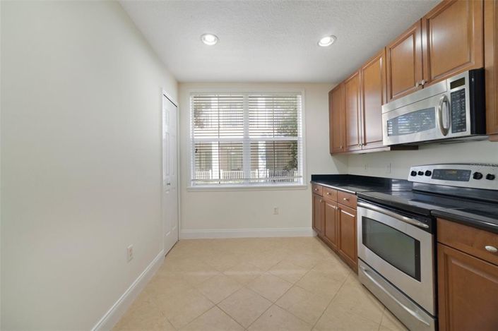 Image No.8-3 Bed Property for sale