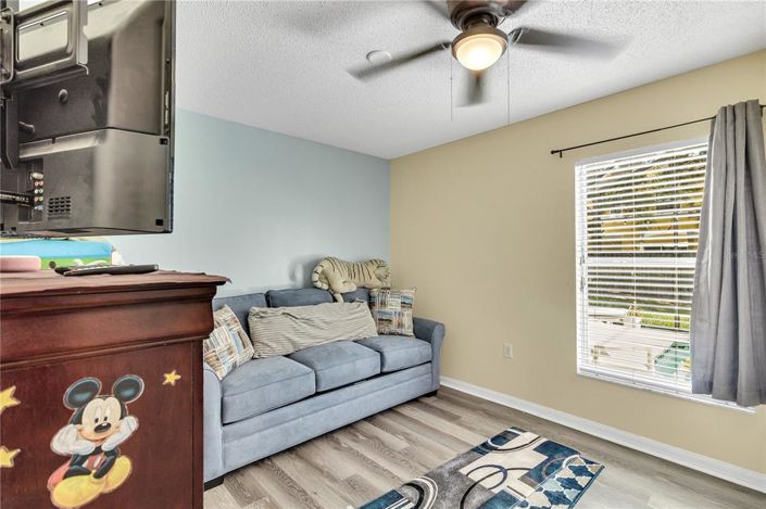 Image No.15-5 Bed Property for sale