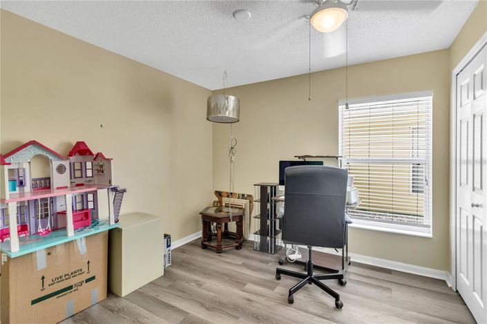 Image No.17-5 Bed Property for sale