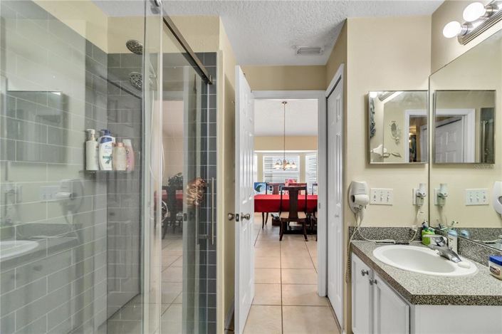 Image No.8-5 Bed Property for sale